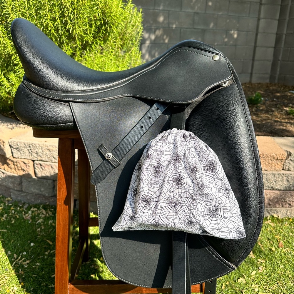 Spiderweb stirrup covers